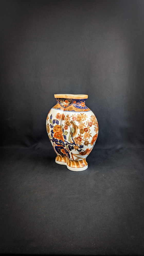 Image 1 of Vaso cinese in porcellana policroma stile Imari a forma di polibeo, inizio XX secolo