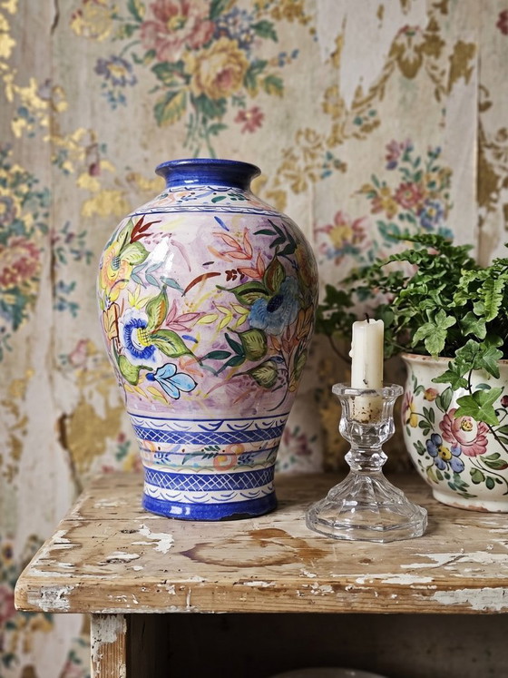Vaso vintage portoghese in terracotta smaltata con decorazione floreale dipinta a mano. – Vasi, Ceramic (photo 2 of 13)