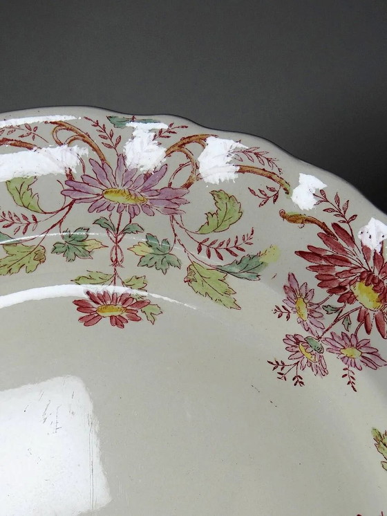 Antiker Longchamp Servierteller mit Gänseblümchen, polychromes Eisensteinzeug, 19. Jahrhundert. – Geschirr (photo 7 of 17)