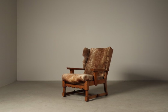 Brutalist oak lounge armchair and ottoman in original goat hide, 1960s – Wood (photo 3 of 15)