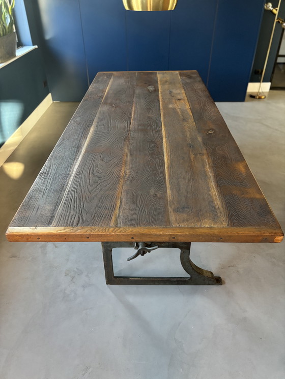 Image 1 of Table de salle à manger industrielle unique