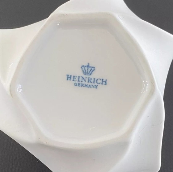 Image 1 of Raro vaso ritorto in porcellana biscuit Heinrich, design vintage anni '60-'70, rilievo op-art