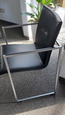 4x chaise arco frame: pieds en aluminium et assise en cuir noir