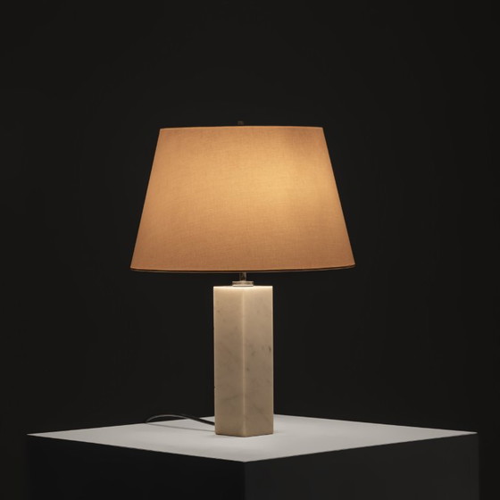 Lampada da tavolo modello 180 in marmo, disegnata da Florence Knoll per Knoll Inc., USA, anni '60. (photo 4 of 12)