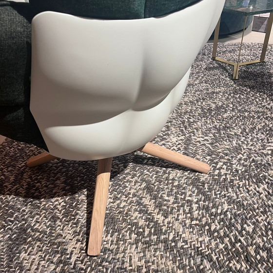 Image 1 of Fauteuil pivotant Husk de B&B Italia avec repose-pieds