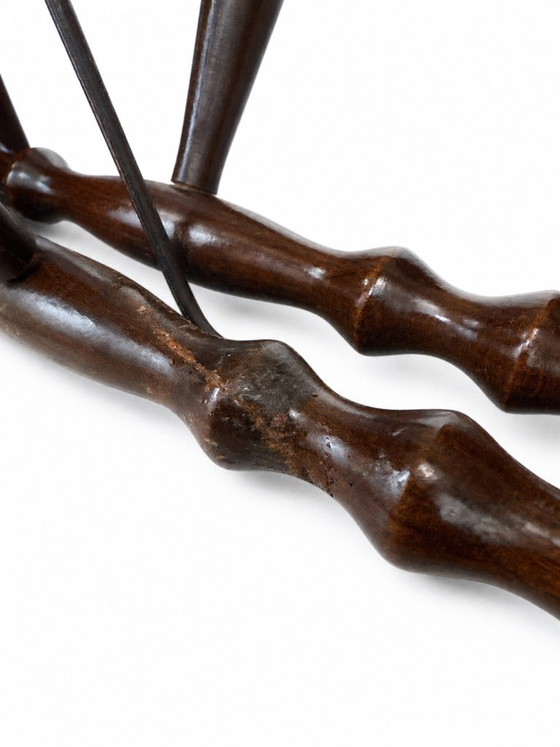 Image 1 of Revistero plegable italiano de mediados de siglo (años 50) – Madera teñida de ébano y latón