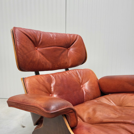 Image 1 of Vintage Walnut Eames Lounge Chair By Herman Miller 1960S