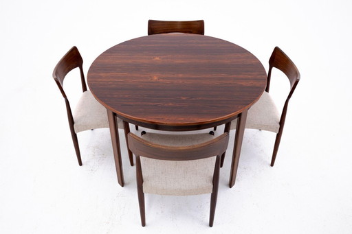 Table ronde avec quatre chaises des années 1960, Danemark.