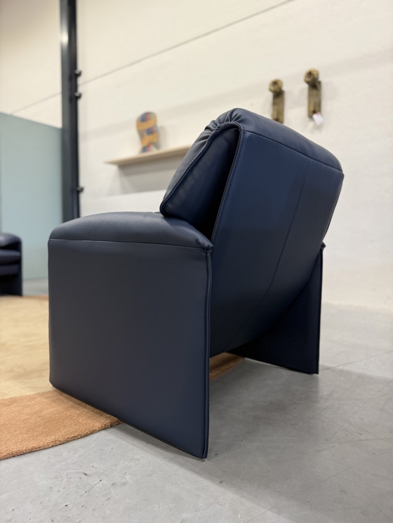 Image 1 of Leolux Bora Beta Armchair Ceras Mazerine Leather