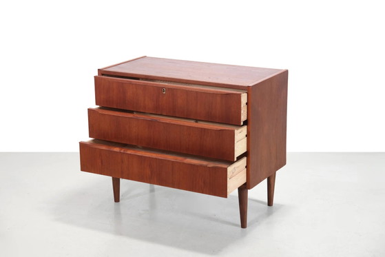 Vintage Danish teak wooden chest of drawers – Mid Century Modern (photo 3 of 5)