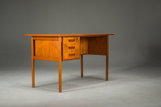 Image 1 of Midden-eeuws Deens teakhouten bureau van Gunnar Nielsen Tibergaard, jaren 60