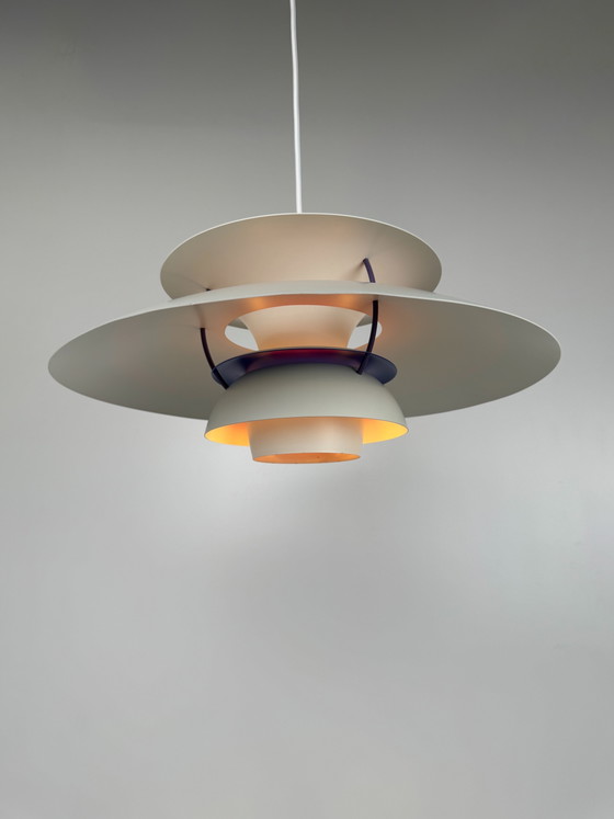 Image 1 of Lampada a sospensione Louis Poulsen PH5 – Un classico senza tempo del design danese