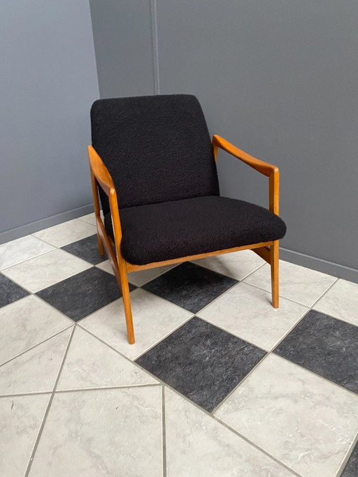 Stuhl aus schwarzem Bouclé-Stoff, 1970er Jahre