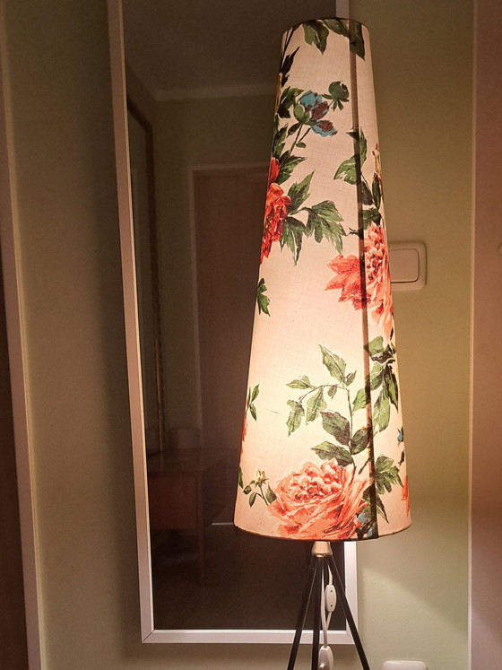 Image 1 of Vintage tripod floor lamp 1960s | Mid-century tripod lamp with floral fabric shade