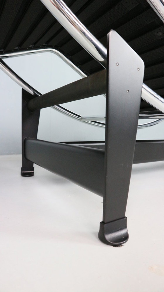Image 1 of Black leather LC4 chaise longue by Le Corbusier for Cassina, 1980s