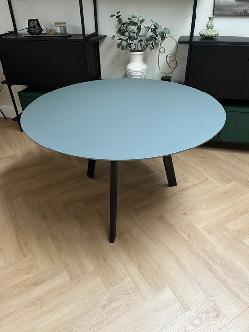 Table à manger ronde Studio Henk