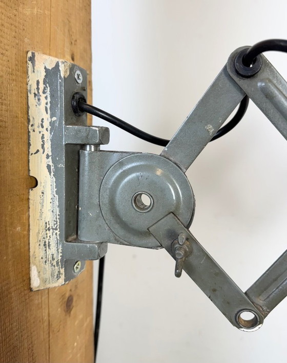 Image 1 of Industriële zwarte geëmailleerde schaarwandlamp, jaren 50