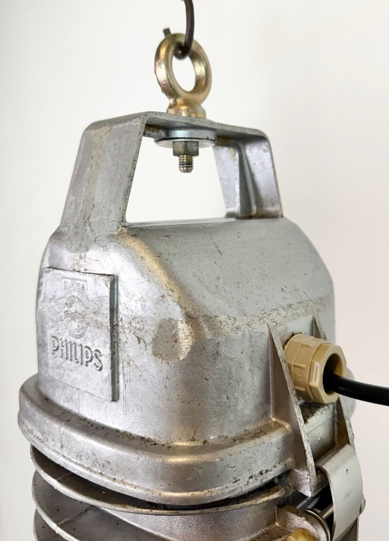 Image 1 of Grote industriële hanglamp van zwart emaille van Philips, jaren 60.