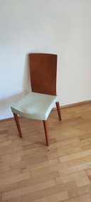 PHILIPPE STARCK – Kartell 4874 „Miss Trip“ – Kirsche / salbeigrün.