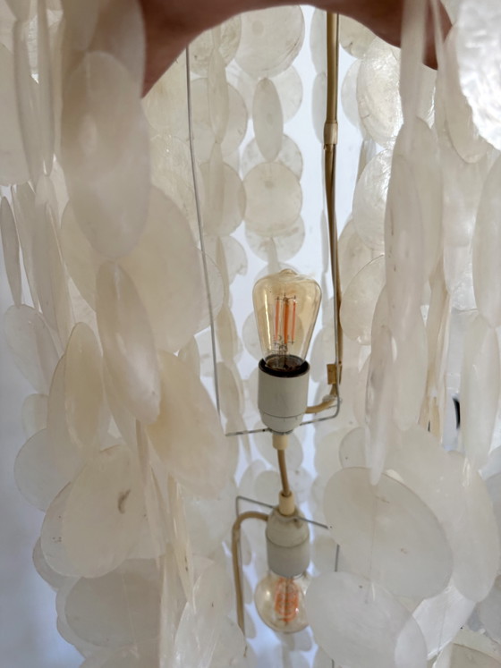 Image 1 of Lampada vintage XXL (200 cm) in conchiglia di capiz, Italia '80