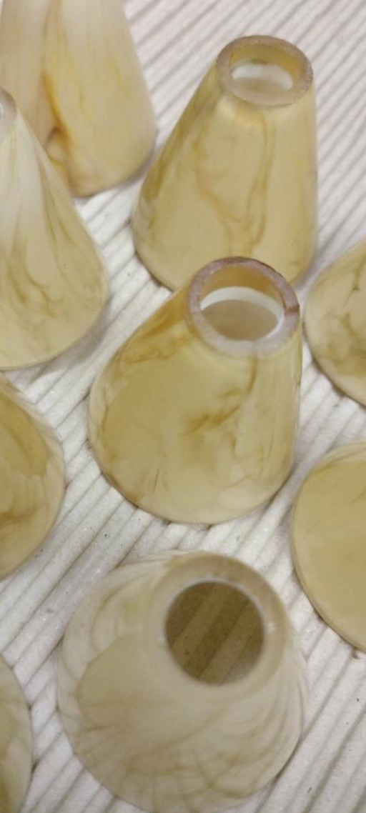 Paralumi in vetro alogeno soffiato a bocca marmo (G4)