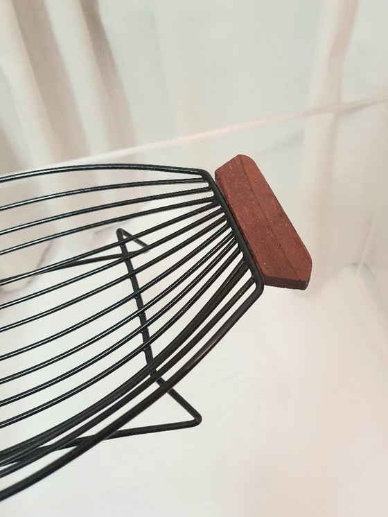 Image 1 of Cuenco de cesta de cuerda de mediados de siglo negro/teca, década de 1960