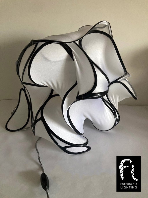 Design-Tischleuchte – Formidable Lighting & HB3D