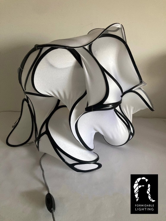 Image 1 of Design-Tischleuchte – Formidable Lighting & HB3D