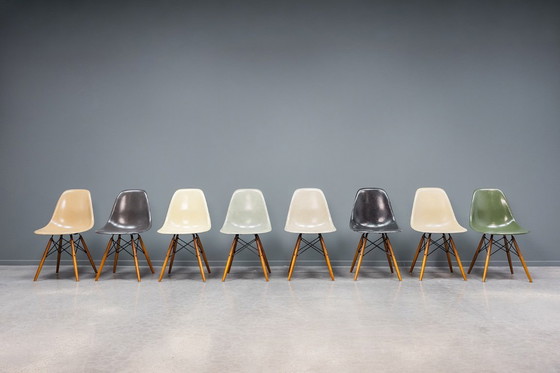 Image 1 of Eames DSW glasvezelstoelen