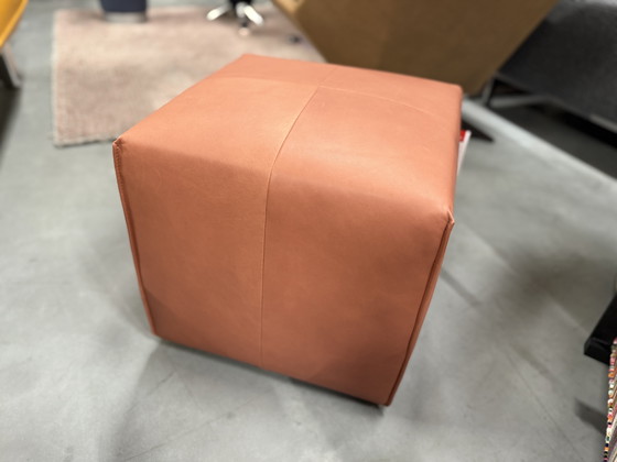 Image 1 of Sgabello Eyye Cub Loxton in pelle rosa 41x41xH42