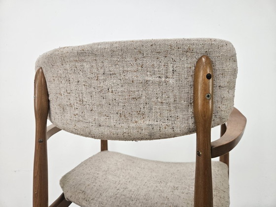Image 1 of Zweedse fauteuil van hout en stof