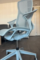 Herman Miller Cosm High Back Dipped Gletscher