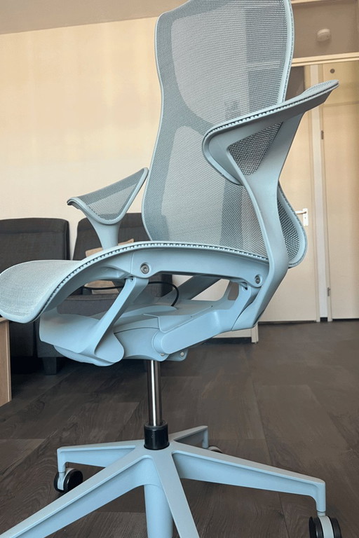 Ghiacciaio Herman Miller Cosm High Back Dipped