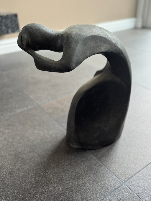 Scultura in bronzo "Tristesse" di Marga Brey