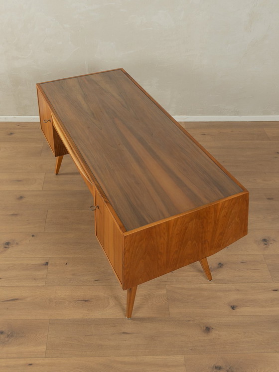 Image 1 of Bureau indépendant des années 1950