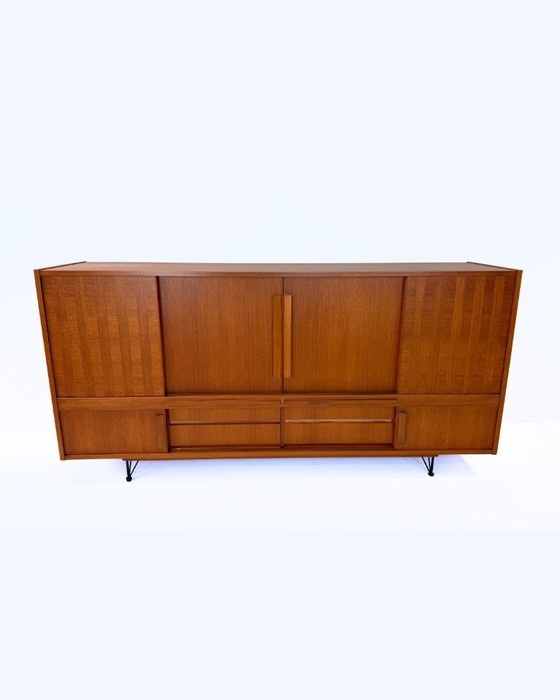 Image 1 of Deense vintage teakhouten dressoir uit de jaren 60 — Professioneel gerestaureerd