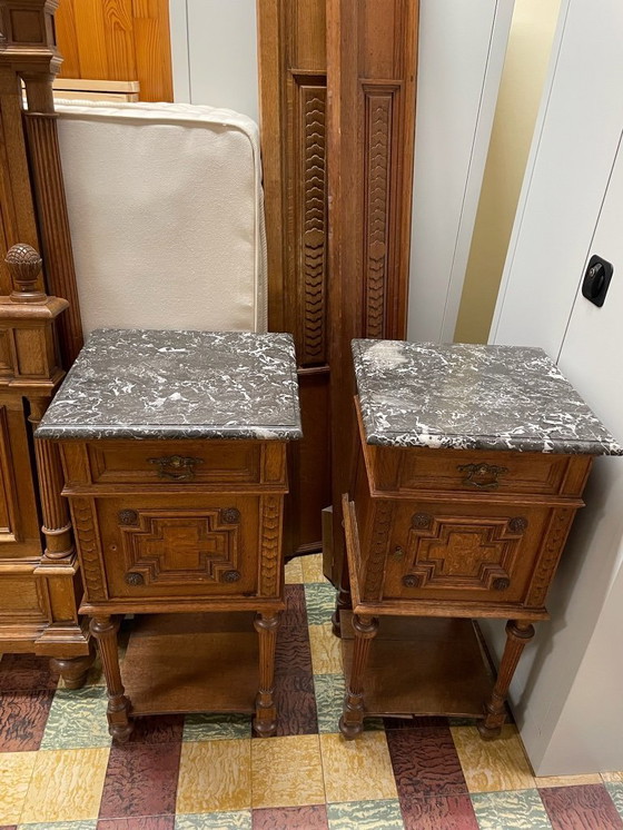 Image 1 of Letto in rovere massello intagliato risalente al 1920 circa, completo e in perfette condizioni