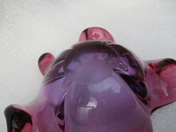 Image 1 of Murano Italia, ciotola dei Fratelli Toso, Trifoglio a forma di fiore 4, Sfumature rosa/viola Diam 20 cm.