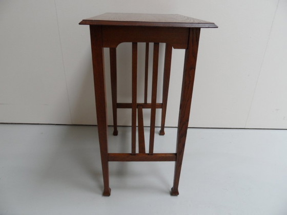 Image 1 of Antiker Beistelltisch aus Eiche
