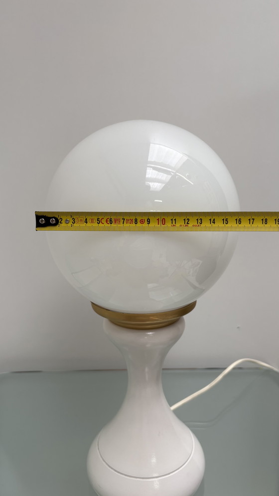 Image 1 of Lampada a globo in vetro bianco vintage / lampada da tavolo Space Age