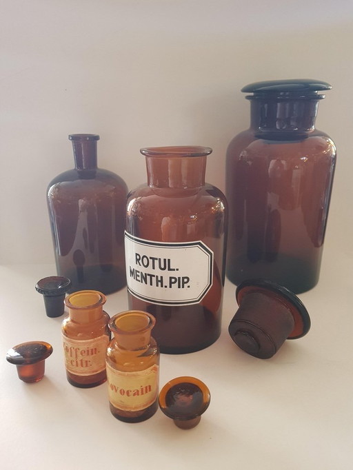 5X Vintage Convolut Pharmacist Bottles