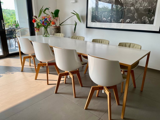 Arco Slim table with 8 MDF Flow Chair Chairs