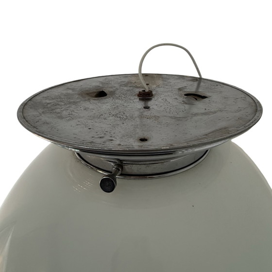 Image 1 of Art déco - Attr. To Gispen - Lampada da soffitto con vetro opalino e supporto in metallo - XXL