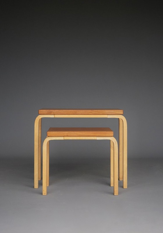 Image 1 of Mesas nido modelo 88 atribuidas a Alvar Aalto para Artek, años 60, lote de 2