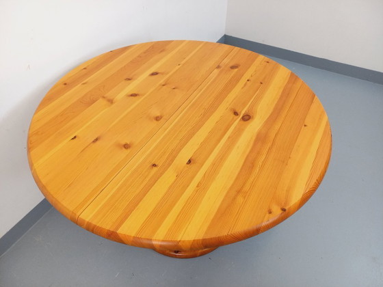 Image 1 of Table à manger ronde scandinave vintage style Rainer Daumiller en pin des années 60 70 avec rallonges