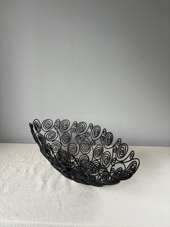 Image 1 of Bol ovale vintage en métal noir mat l45cm