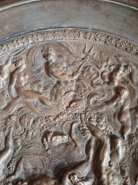 Image 1 of Paar Bronzebecher des Zweiten Kaiserreichs im antiken Stil: Der Triumph der Tugend und Neptun und Amphitrite