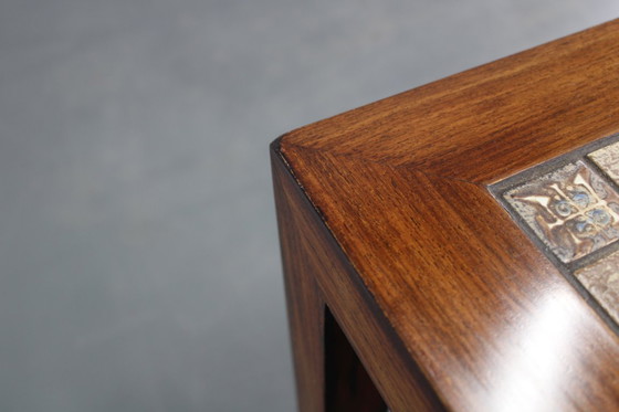 Image 1 of Tavolino danese Haslev Mobelsnedkeri della metà del secolo scorso con piastrelle in ceramica Royal Copenhagen, 1960 ca.