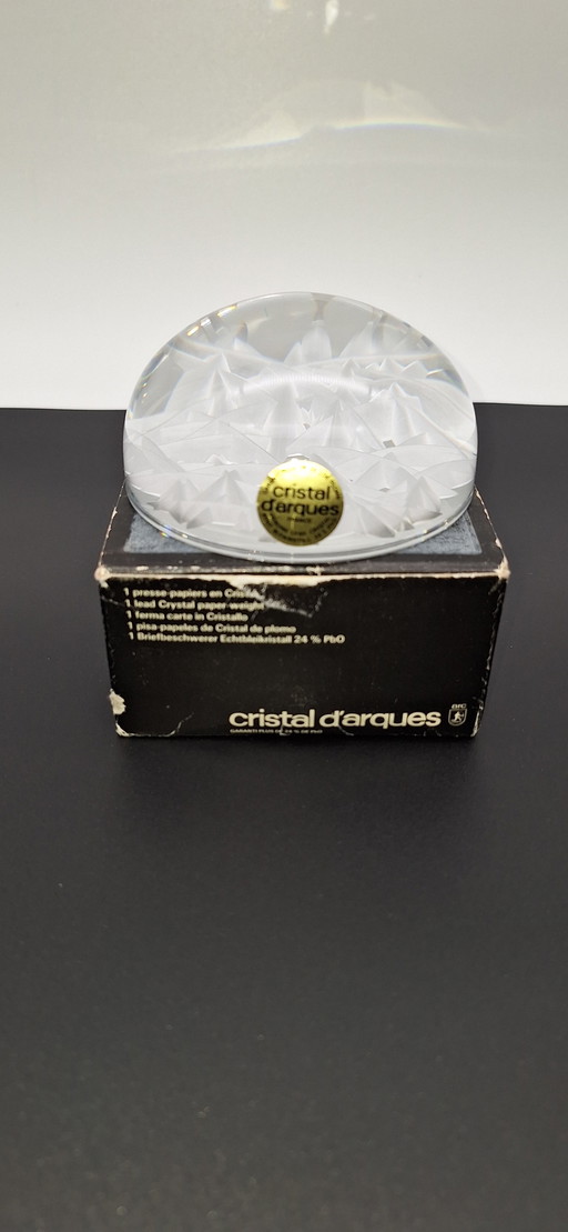 Cristal d'Arques. -
Paperweight - Crystal