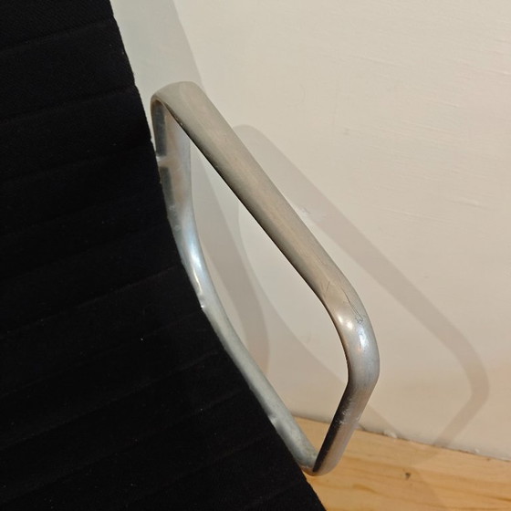 Image 1 of Sedie da ufficio Vitra Eames EA 112